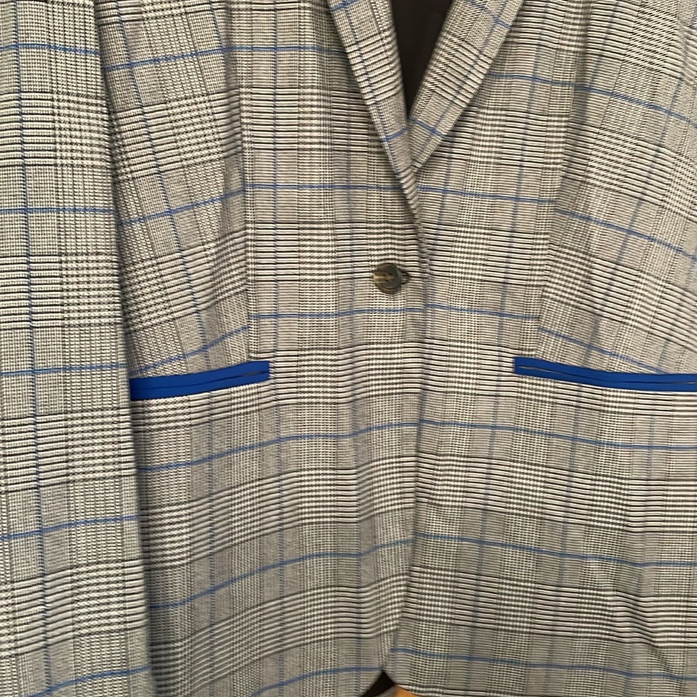 Suit Coat - Stylish Pattern - Excellent Condition! - image 3